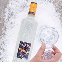 Laden Sie das Bild in den Galerie-Viewer, 9 MILE Vodka, 0,7l + 9 MILE Vodka Highball Glas