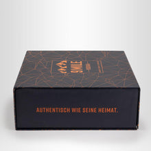 Laden Sie das Bild in den Galerie-Viewer, 9 MILE Vodka, 0,7l + 2x 9 MILE Vodka Highball Glas in Geschenkbox