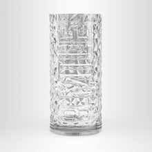 Laden Sie das Bild in den Galerie-Viewer, 9 MILE Vodka, 0,7l + 2x 9 MILE Vodka Highball Glas in Geschenkbox