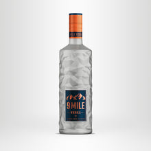 Laden Sie das Bild in den Galerie-Viewer, 9 MILE Vodka, 0,7l
