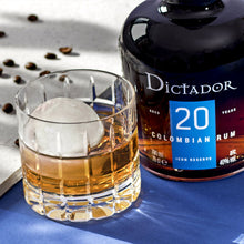 Laden Sie das Bild in den Galerie-Viewer, DICTADOR Rum 20 Jahre, 0,7l