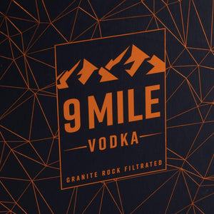 9 MILE Vodka, 0,7l + 2x 9 MILE Vodka Highball Glas in Geschenkbox