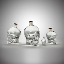 Laden Sie das Bild in den Galerie-Viewer, Crystal Head Vodka family pic