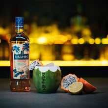 Laden Sie das Bild in den Galerie-Viewer, MAHIKI Coconut Rum + MAHIKI White Coconut + 2 MAHIKI Coconut Tiki Mugs